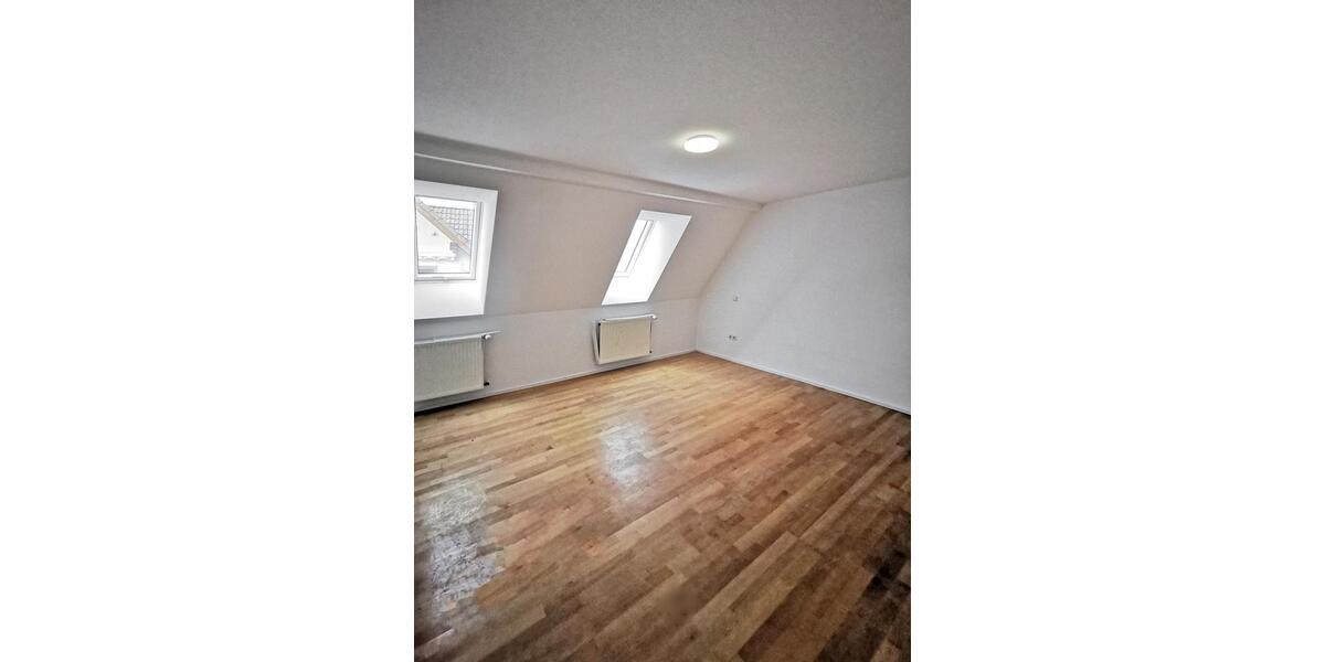 Dachgeschoßwohnung Hartheim am Rhein - 5 Zimmer, 132 m&sup2;, 1.520&euro; | Angebot:25106805