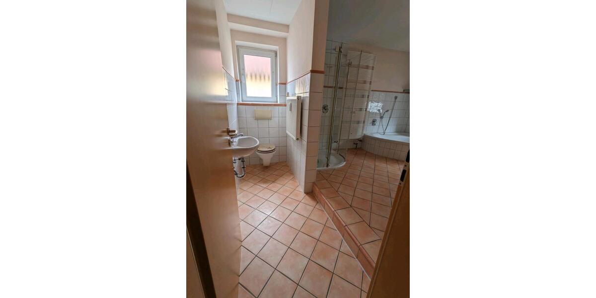 Helle 3 Zimmer Wohnung mit Balkon in ruhiger Lage zu vermieten 3 zimmer