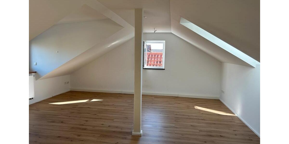 Dachgeschoßwohnung Egenhofen - 1 Zimmer, 26 m&sup2;, 500&euro; | Angebot:26045110