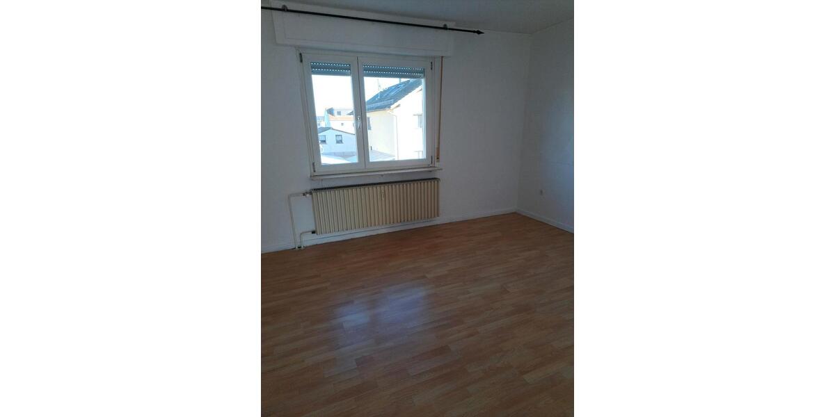 in schaafheim.3 zimmer wochnug.zu wermieten 3 zimmer