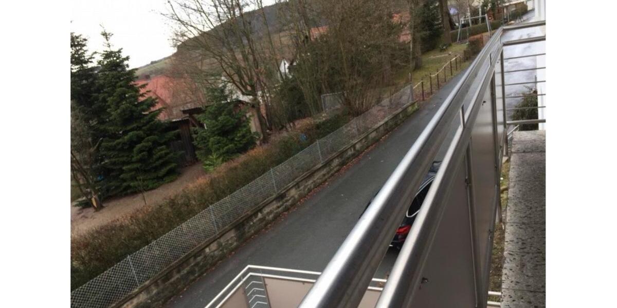 Helle, schöne Wohnung, 3,5 Zi., EBK, Balkon, in 96369 Weißenbrunn 3.5 zimmer