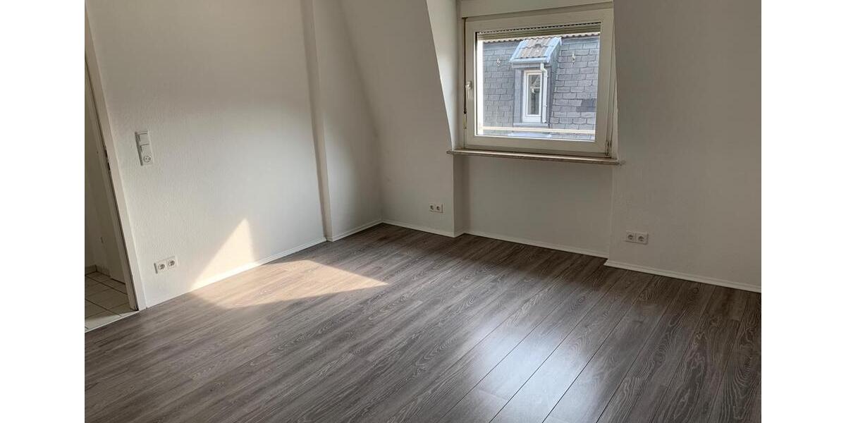 Dachgeschoßwohnung Wuppertal Gemarkung Elberfeld - 2 Zimmer, 50 m&sup2;, 600&euro; | Angebot:26579735