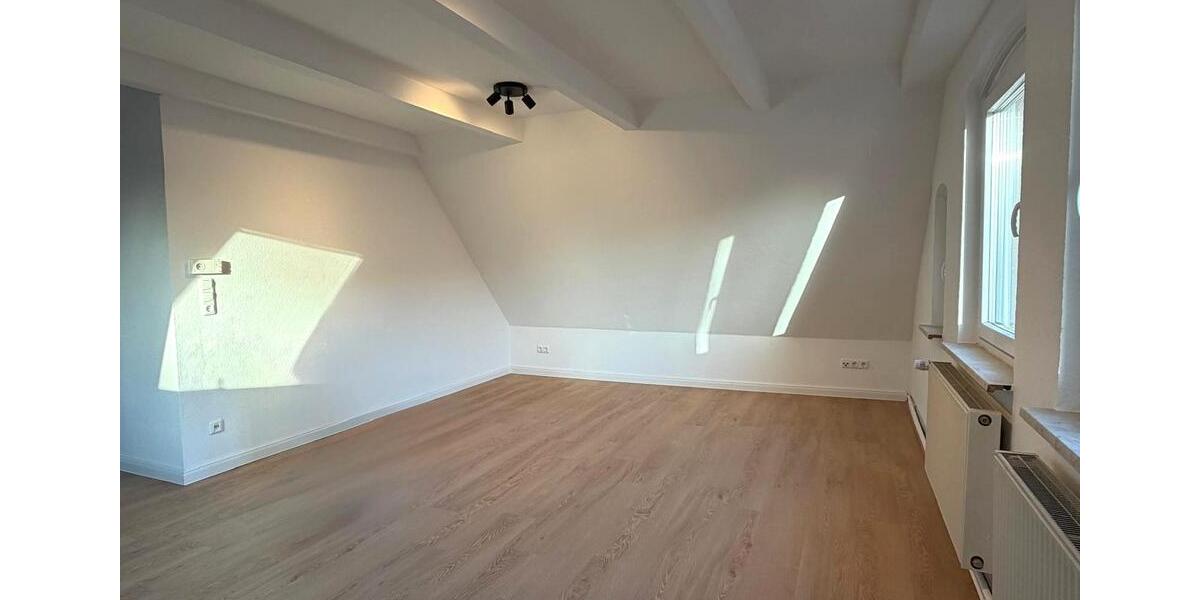 Dachgeschoßwohnung Itzehoe - 2 Zimmer, 45 m&sup2;, 600&euro; | Angebot:25924005