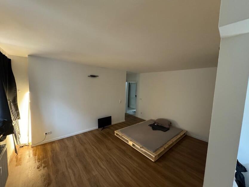 25 m² WG-Zimmer mit eigenem Eingang im Erdgeschoss-Stuttgart Süd