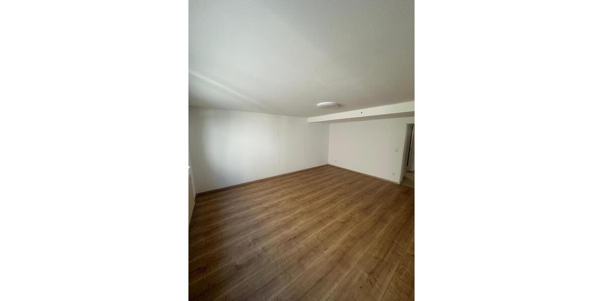Etagenwohnung Frickenhausen - 2 Zimmer, 65 m&sup2;, 650&euro; | Angebot:26633486