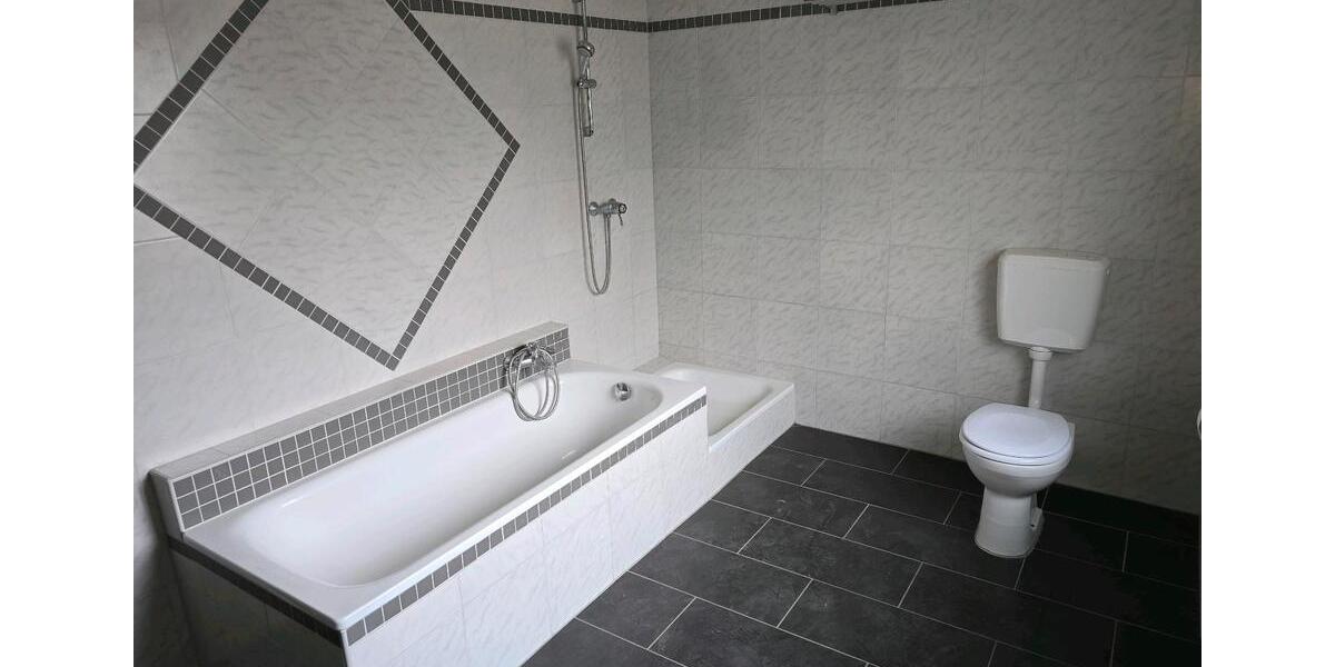 Etagenwohnung Berg - 3 Zimmer, 90 m&sup2;, 400&euro; | Angebot:26577659