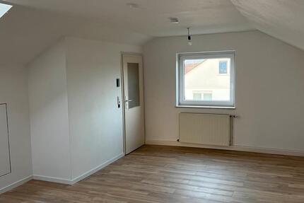 Helle 2-Zimmer-Dachgeschoßwohnung im Zweifamilienhaus Achstetten
