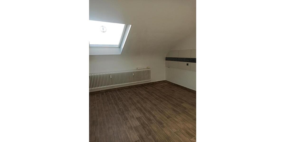Dachgeschoßwohnung Wuppertal Barmen - 3 Zimmer, 79 m&sup2;, 625&euro; | Angebot:24862668