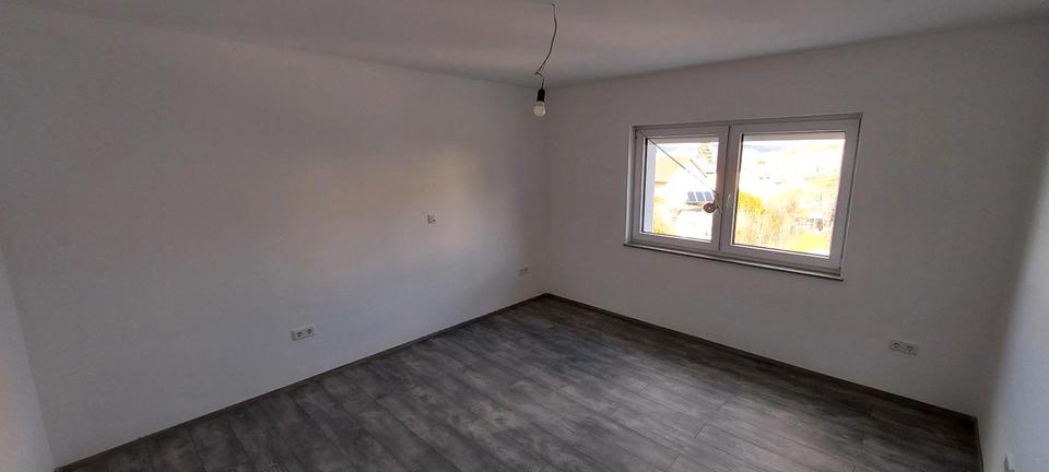 Erdgeschoßwohnung Bad Neustadt an der Saale - 3 Zimmer, 82 m&sup2;, 900&euro; | Angebot:25312096