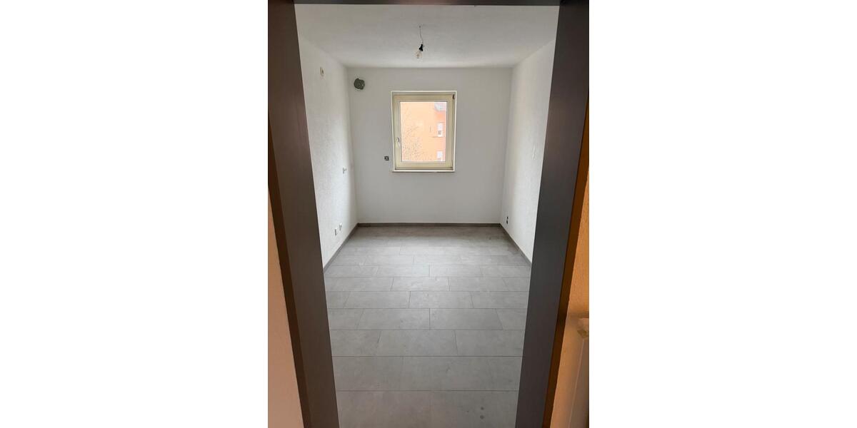 Etagenwohnung Neu-Ulm Ludwigsfeld - 3 Zimmer, 86 m&sup2;, 1.000&euro; | Angebot:24728288