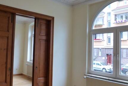 City: Schöne 3,5 ZKB 98 qm mit gr. Balkon für 1-2 P. berufstätig 4 zimmer