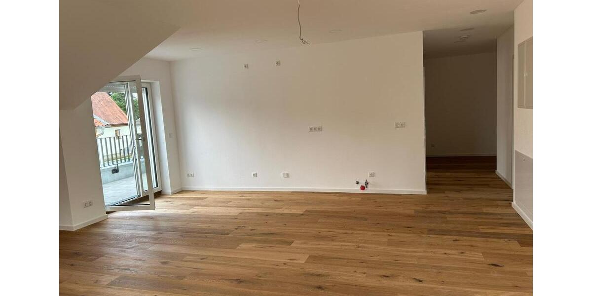 Etagenwohnung Langquaid - 3 Zimmer, 85 m&sup2;, 1.100&euro; | Angebot:24858756