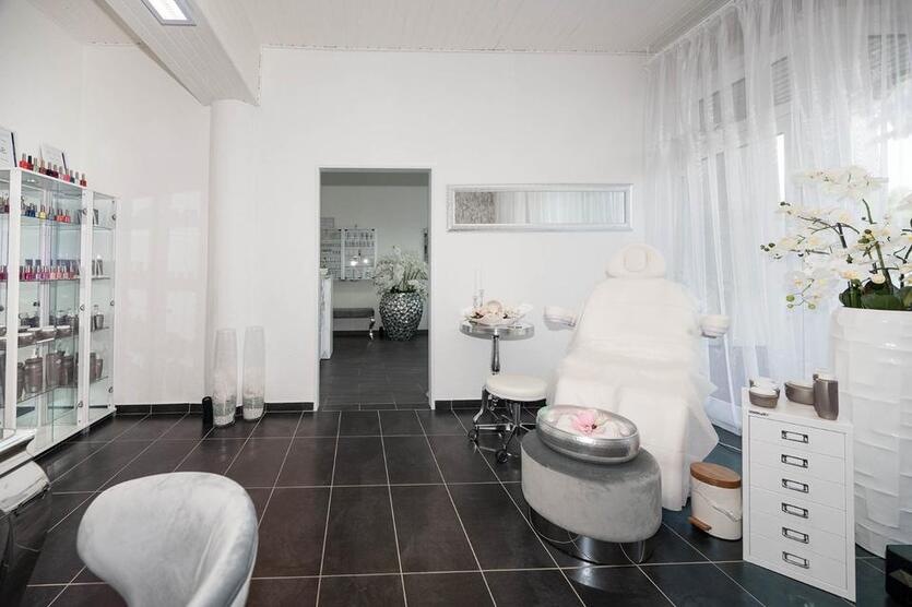 Ladenfläche Heinrich-Nordhoff- EG links 66,85 m² teilbar 3730qm zimmer