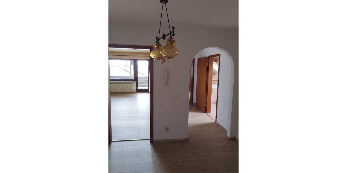 Dachgeschoßwohnung Neresheim - 3 Zimmer, 76 m&sup2;, 700&euro; | Angebot:25990810