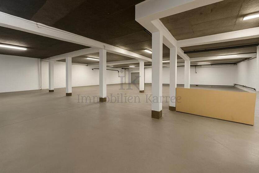 Kompakte Lagerhalle mit 400 m², Büro und Aufzug – sofort bezugsbereit!