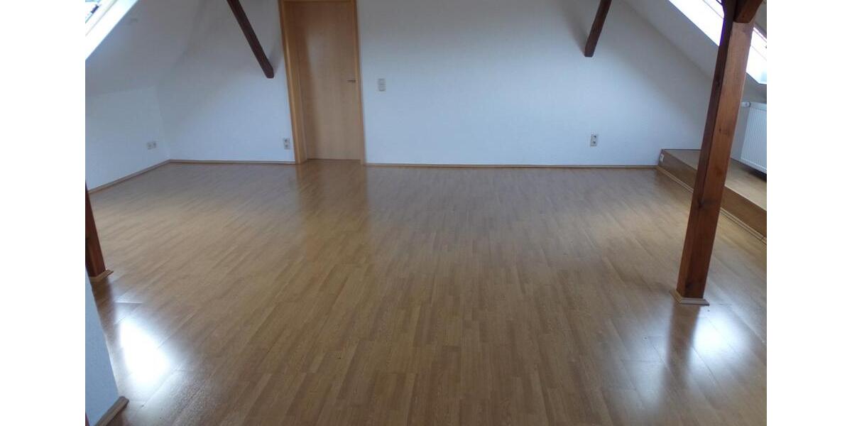 Dachgeschoßwohnung Hargesheim - 4 Zimmer, 132 m&sup2;, 960&euro; | Angebot:26350346