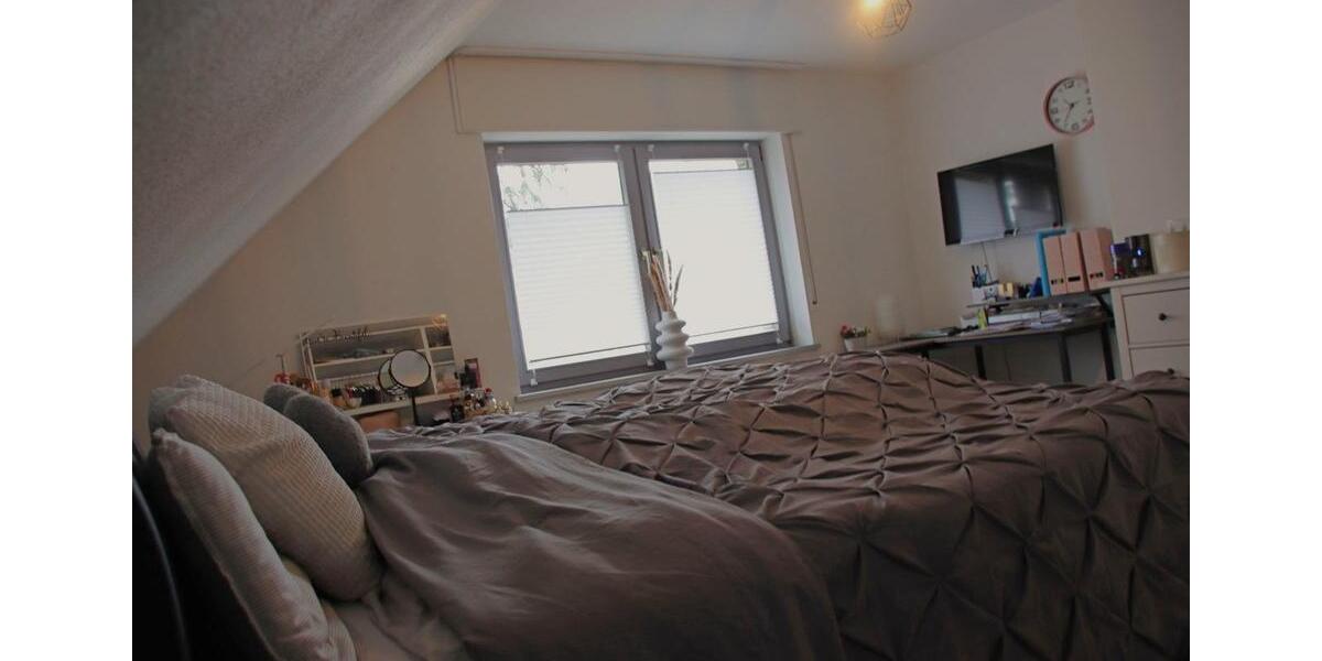 Dachgeschoßwohnung Detmold - 2 Zimmer, 73 m&sup2;, 690&euro; | Angebot:26045541