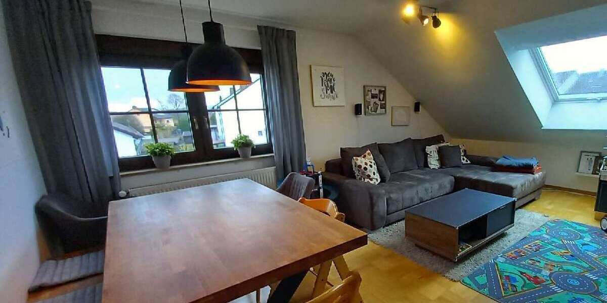 Etagenwohnung Rehau - 3 Zimmer, 65 m&sup2;, 400&euro; | Angebot:26147067