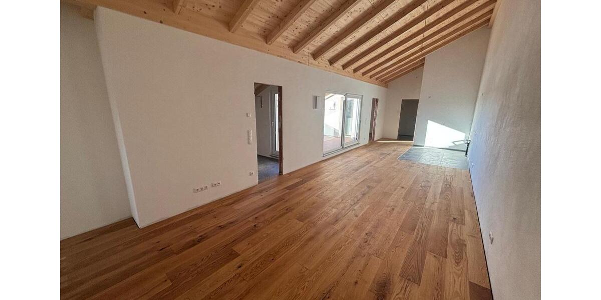 Dachgeschoßwohnung Feichten an der Alz - 4 Zimmer, 106 m&sup2;, 1.387&euro; | Angebot:24215253