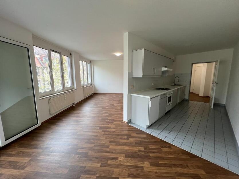 HELLE 2-ZIMMER-WOHNUNG MIT WINTERGARTEN UND OPTIONALEM TIEFGARAGENSTELLPLATZ – NÄHE U-BAHN FRIEDRICH-EBERT-PLATZ zimmer