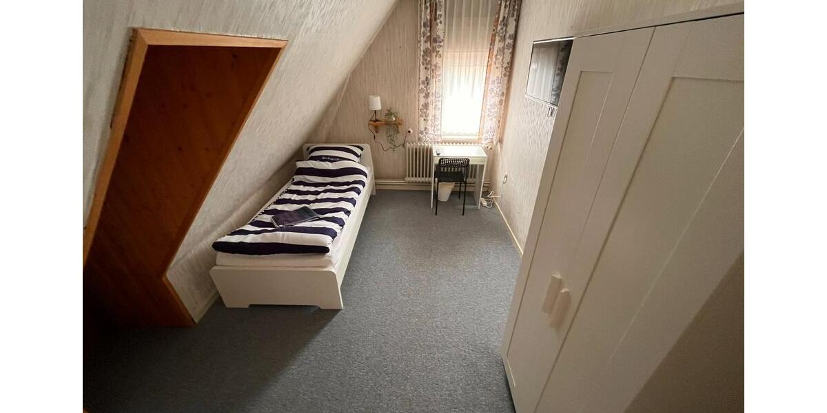 Wohnen auf Zeit Lingen (Ems) Damaschke - 12 Zimmer, 250 m&sup2;, 25&euro; | Angebot:24799494