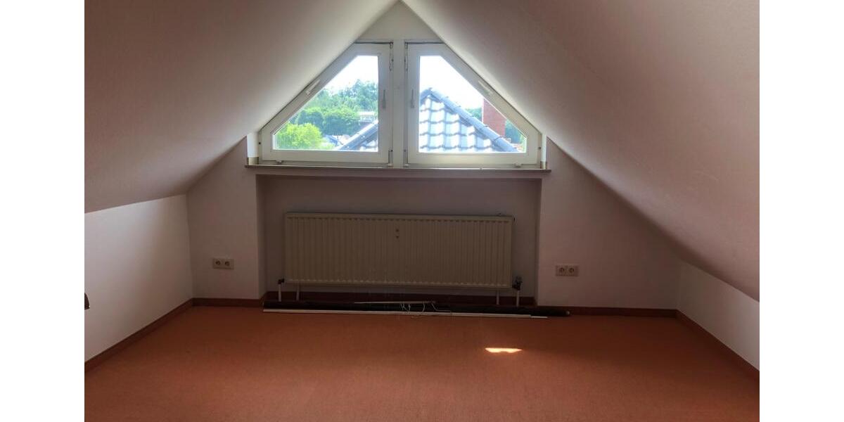 Dachgeschoßwohnung Warburg - 5.5 Zimmer, 110 m&sup2;, 700&euro; | Angebot:25421928