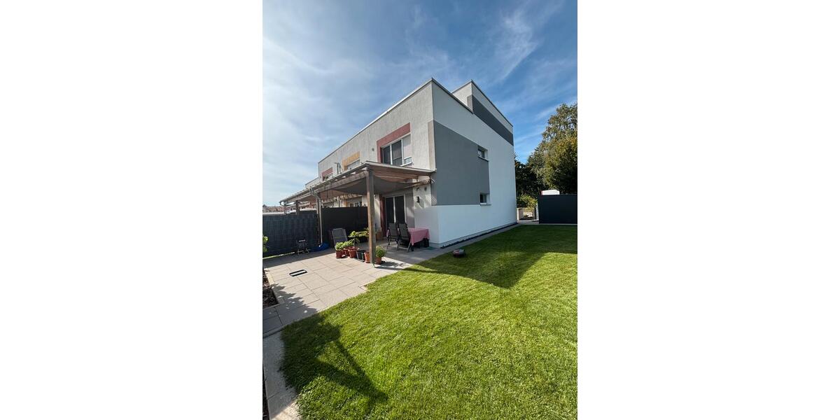 Reiheneckhaus mit 5,5 Zi., EBK, Keller & Großer Garten 5 zimmer