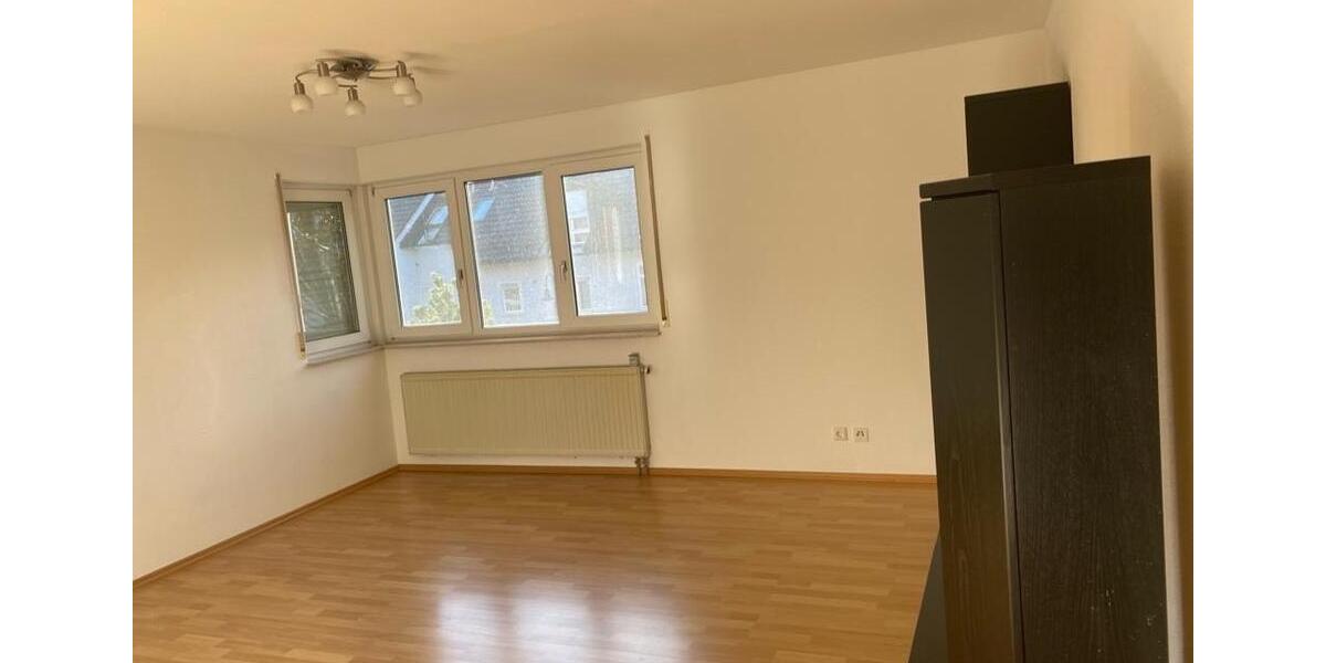 Hochparterre Brackenheim - 3.5 Zimmer, 75 m&sup2;, 1.400&euro; | Angebot:25865107