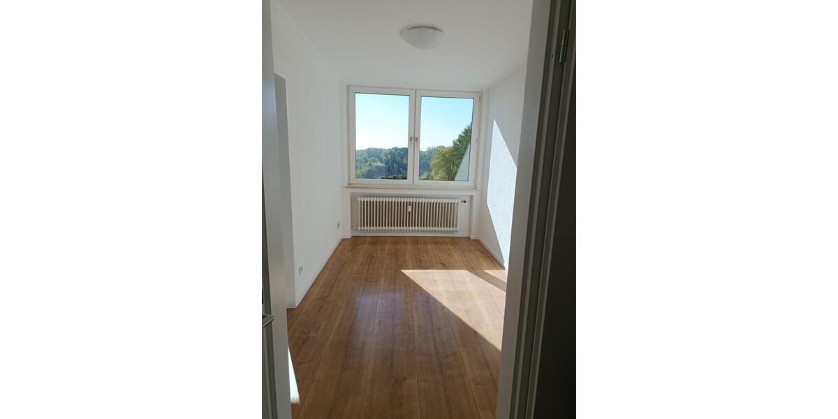 Etagenwohnung Bergneustadt - 2 Zimmer, 62 m&sup2;, 1.040&euro; | Angebot:26358144