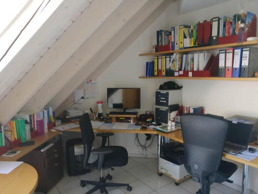 3 Zimmer Maisonette Wohnung mit hohen Decken und Fussbodenheizung zimmer