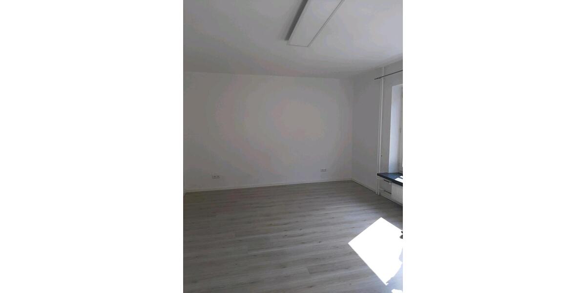 Etagenwohnung Kassel - 2 Zimmer, 70 m&sup2;, 770&euro; | Angebot:26593149