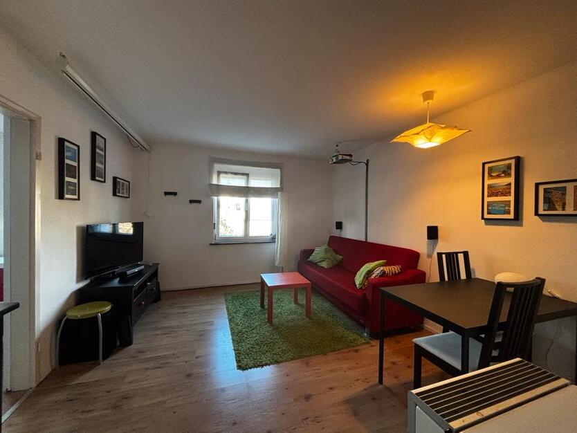 Möblierte 2 Zimmer in Berufstätigen-WG