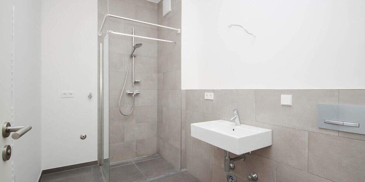 Großzügige 5-Zimmer-Wohnung in neuwertigem Zustand - Kernsanierung 2020 5 zimmer