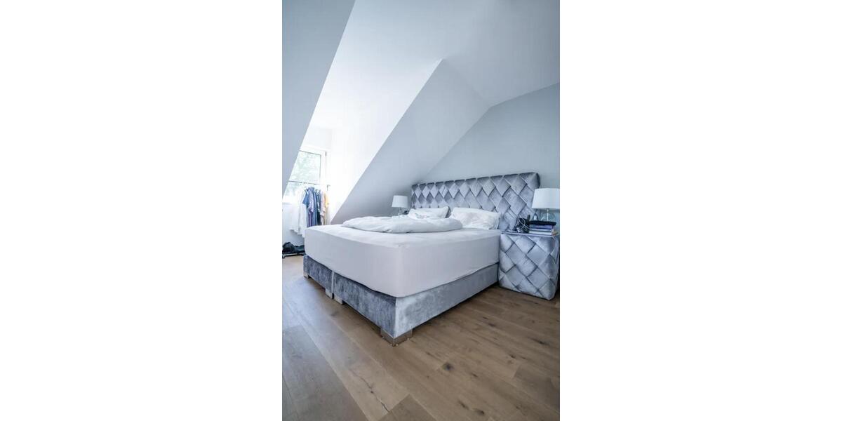 Dachgeschoßwohnung Forstinning - 2.5 Zimmer, 75 m&sup2;, 1.380&euro; | Angebot:24725387