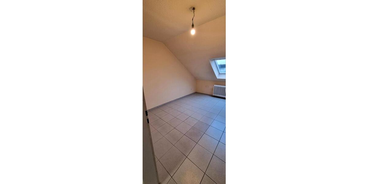 Dachgeschoßwohnung Georgsmarienhütte - 4 Zimmer, 90 m&sup2;, 950&euro; | Angebot:25220040