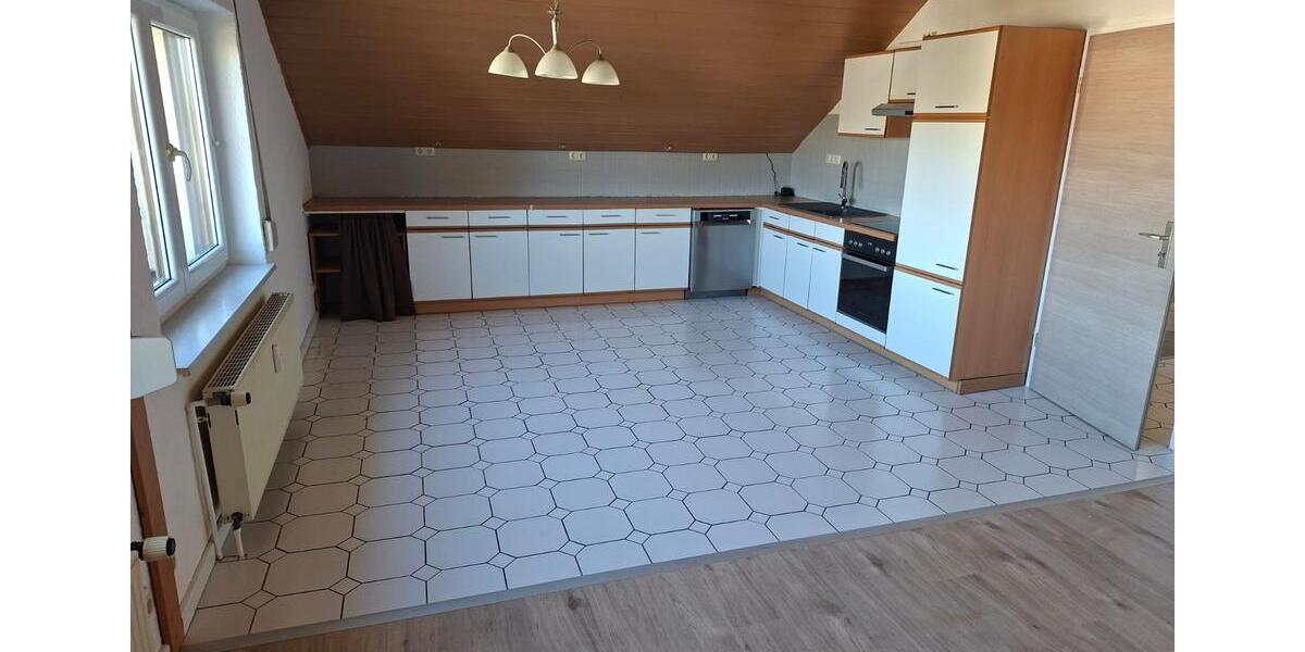 Etagenwohnung Büdingen - 4 Zimmer, 98 m&sup2;, 790&euro; | Angebot:26018260