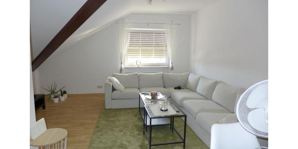 Dachgeschoßwohnung Aßlar - 3 Zimmer, 81 m&sup2;, 800&euro; | Angebot:25159550