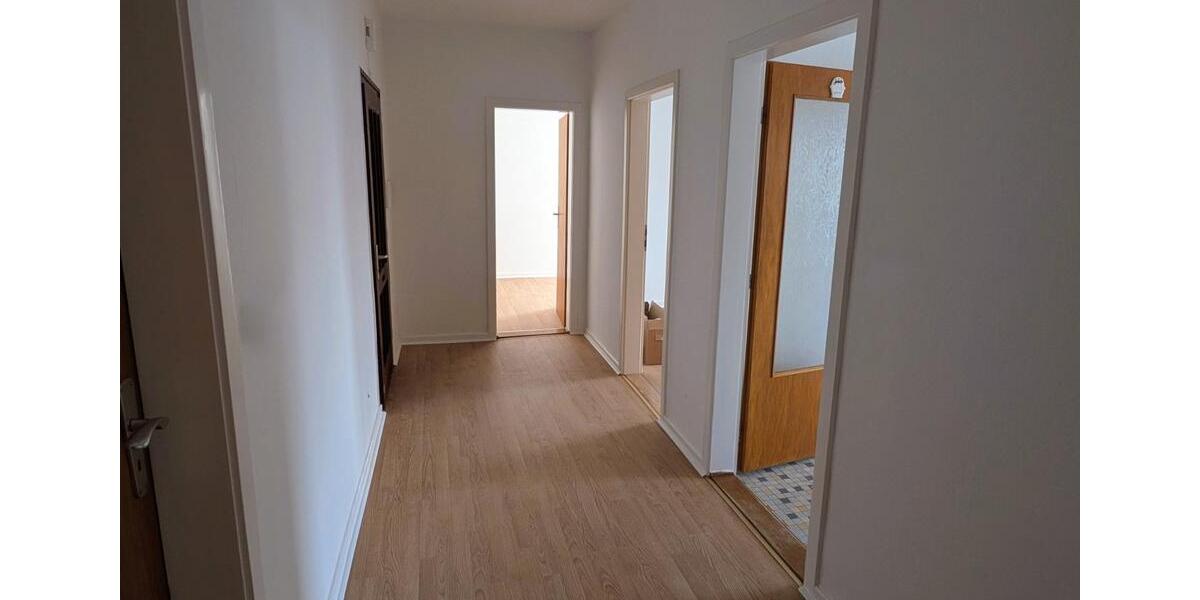 Dachgeschoßwohnung Brunsbüttel - 2.5 Zimmer, 90 m&sup2;, 700&euro; | Angebot:26677019
