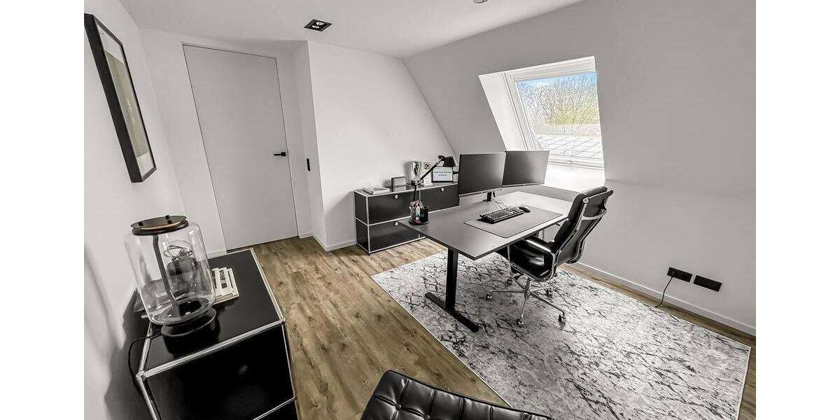 Dachgeschoßwohnung Lemgo - 2 Zimmer, 85 m&sup2;, 1.200&euro; | Angebot:26579037