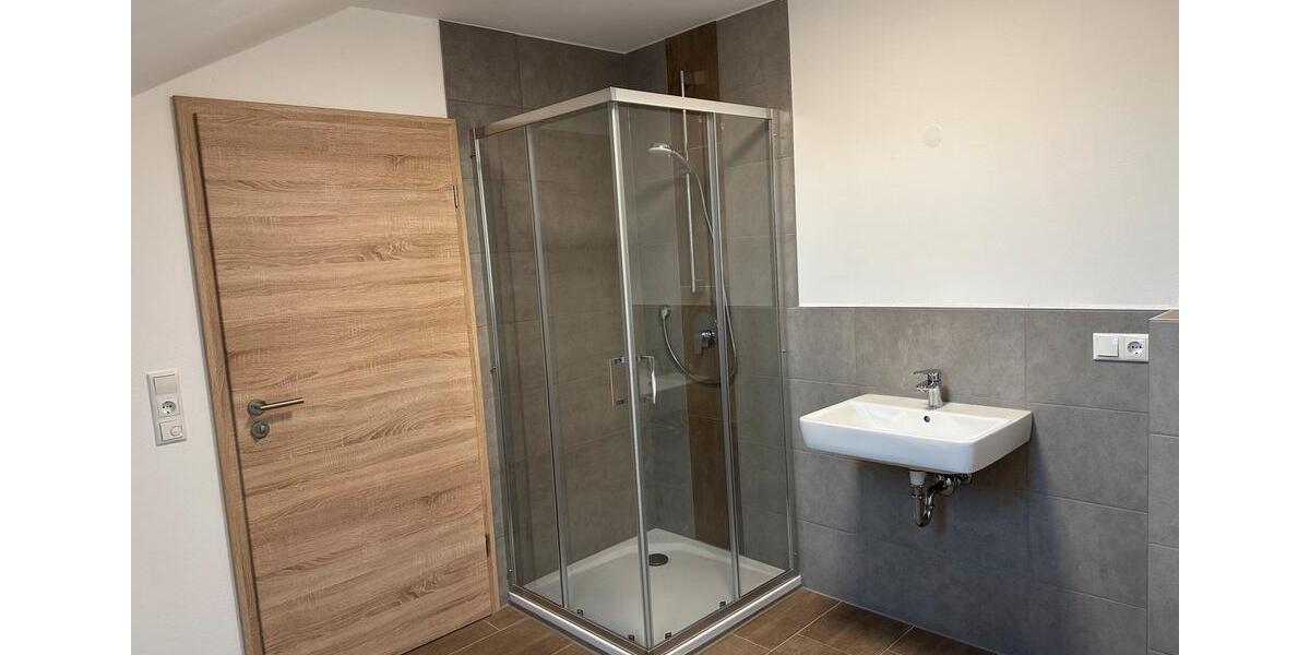 Doppelhaushälfte Osterhofen - 6 Zimmer, 175 m&sup2;, 1.350&euro; | Angebot:26399730