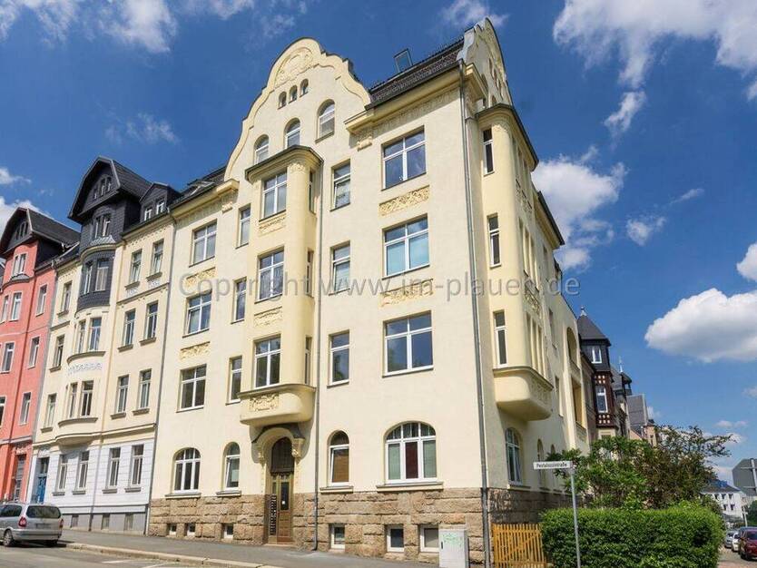 105m² mit Balkon - Stadtteil Seehaus in Plauen zur Miete - Bad Fenster und Badewanne - AltbauWohnung