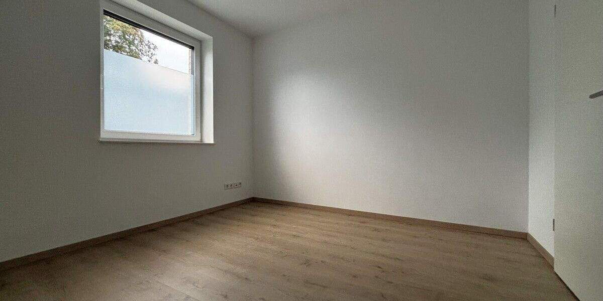 Etagenwohnung Bremerhaven Schiffdorferdamm - 3 Zimmer, 84 m&sup2;, 1.020&euro; | Angebot:25737098