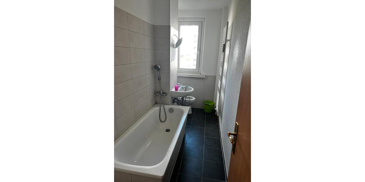 Dachgeschoßwohnung Magdeburg Großer Silberberg - 3 Zimmer, 61 m&sup2;, 552&euro; | Angebot:26583050