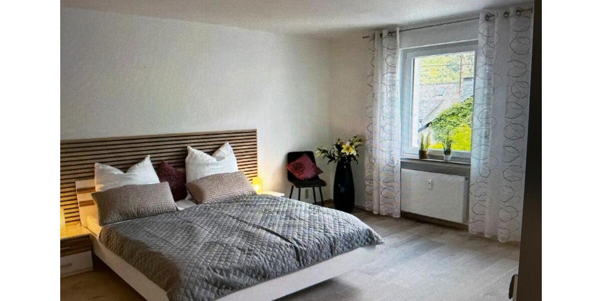 Etagenwohnung Koblenz Karthause - 2 Zimmer, 85 m&sup2;, 450&euro; | Angebot:25614240