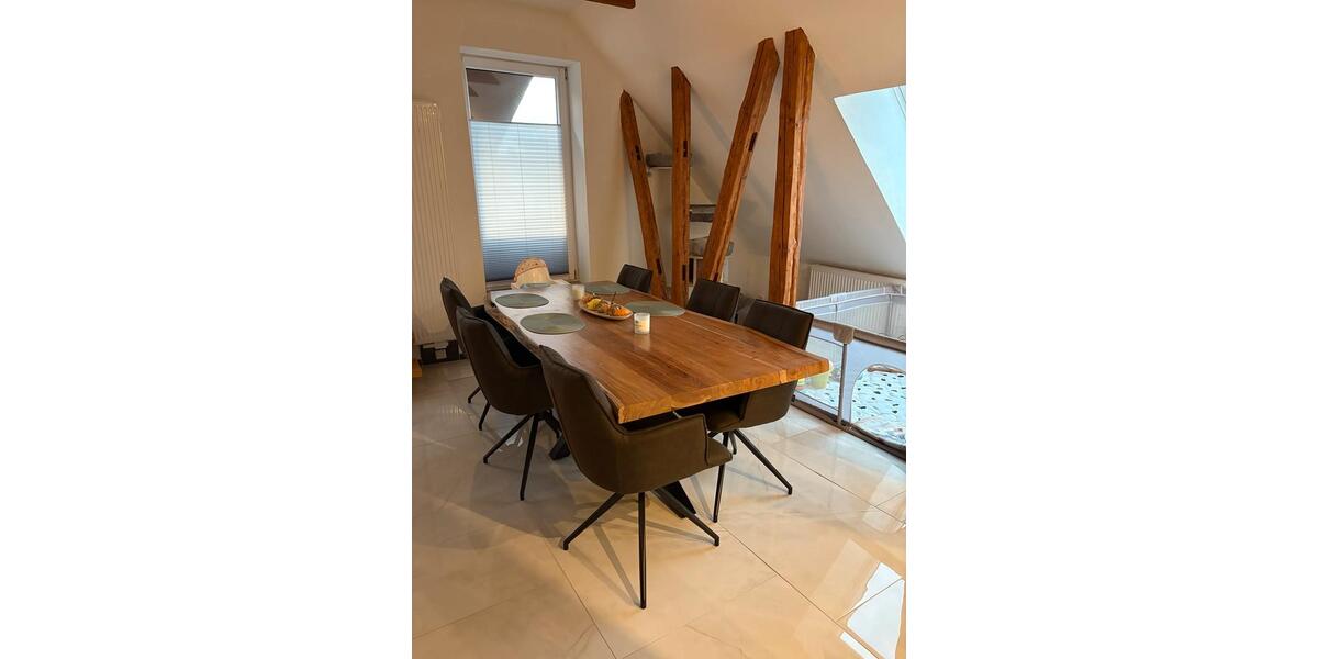 Dachgeschoßwohnung Blankenburg (Harz) - 4 Zimmer, 130 m&sup2;, 1.200&euro; | Angebot:23739064