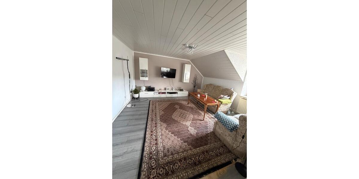 Dachgeschoßwohnung Heusweiler - 4.5 Zimmer, 90 m&sup2;, 900&euro; | Angebot:26241450