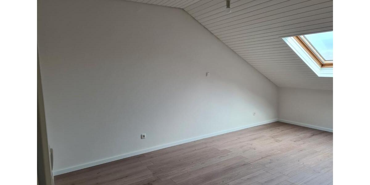 Dachgeschoßwohnung Eschweiler - 2.5 Zimmer, 67 m&sup2;, 420&euro; | Angebot:26586389