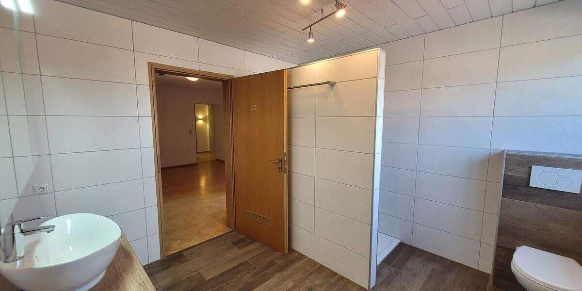 Etagenwohnung Kirchheim - 4 Zimmer, 130 m&sup2;, 980&euro; | Angebot:25845446