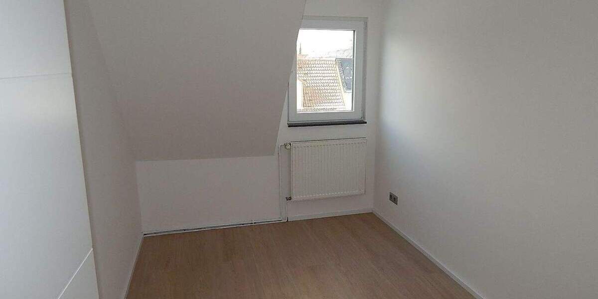 Reihenmittelhaus Göttingen Grone - 6 Zimmer, 112 m&sup2;, 1.600&euro; | Angebot:24874388