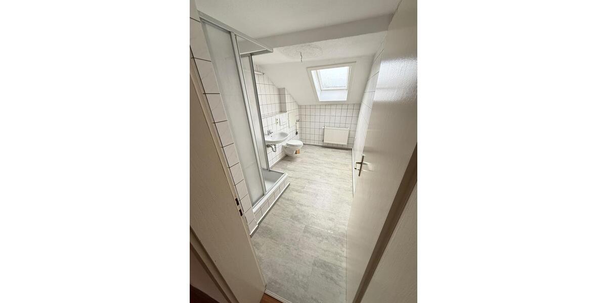 Dachgeschoßwohnung Weißenfels - 4 Zimmer, 111 m&sup2;, 595&euro; | Angebot:26031673